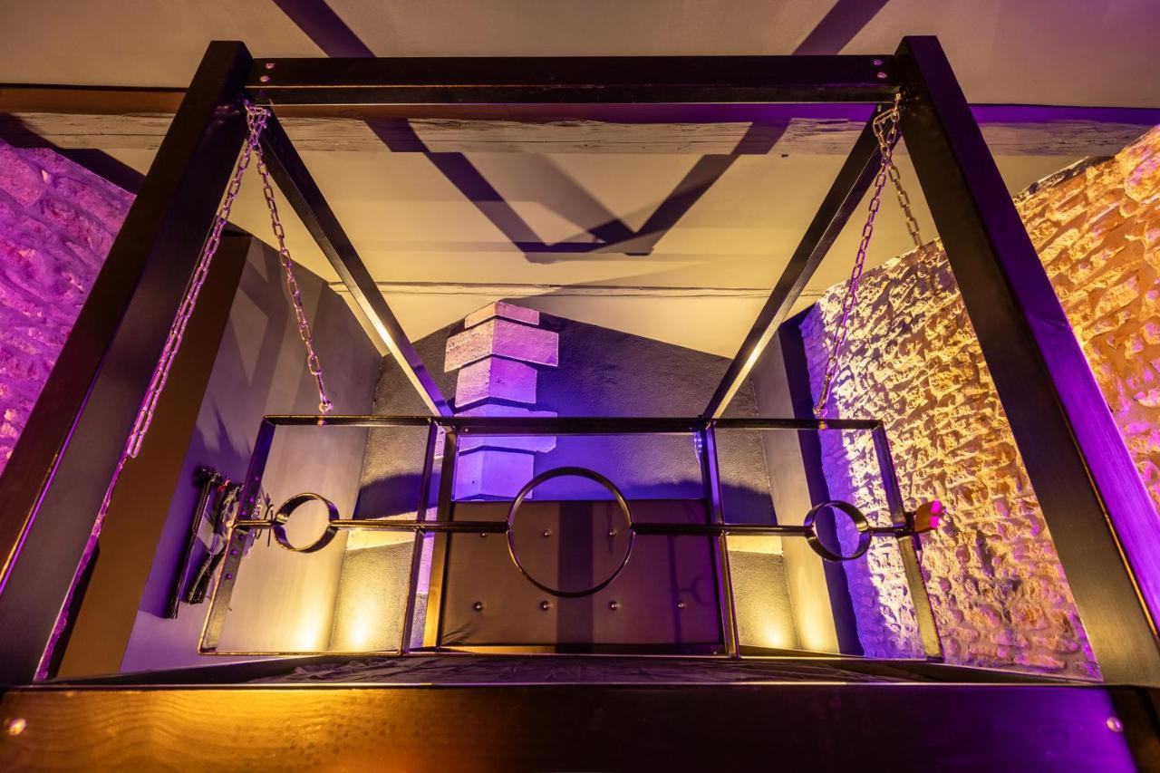 Cherie Cherry - Romantic And Bdsm House Briey Exteriér fotografie