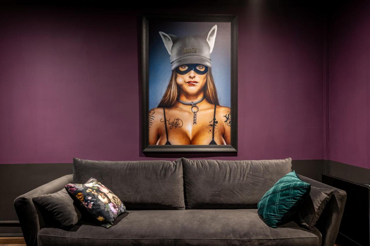 Cherie Cherry - Romantic And Bdsm House Briey Exteriér fotografie