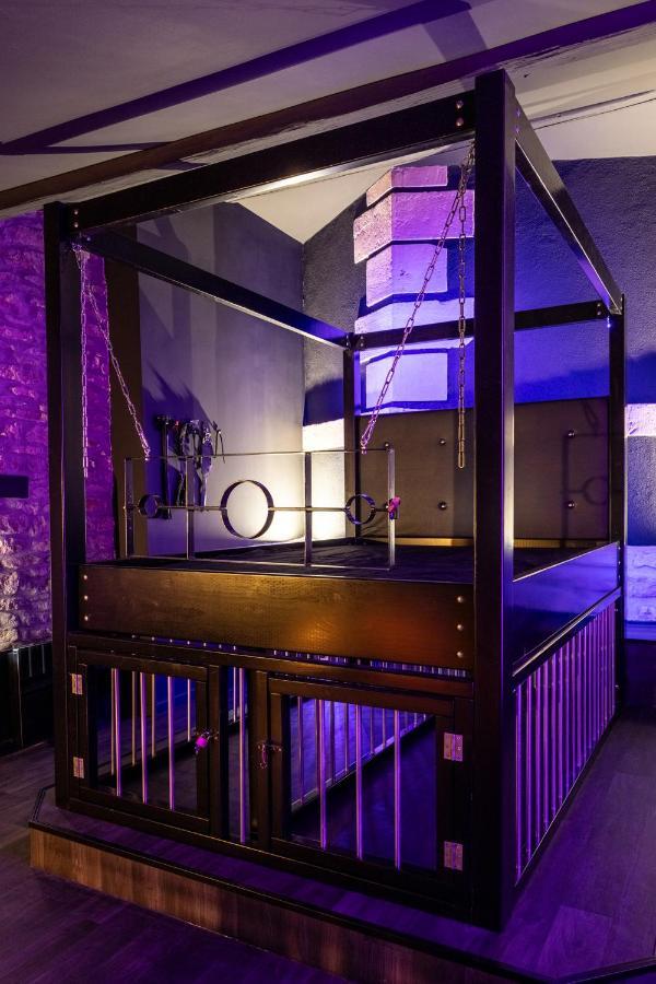 Cherie Cherry - Romantic And Bdsm House Briey Exteriér fotografie